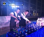 调酒师培训_中交.汇通中心调酒师學(xué)员实践