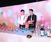 调酒师培训-江门江海广场招商(shāng)发布会鸡尾酒会实践